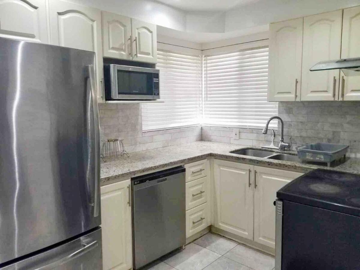 Spacious Mbr Near Kennedy Subway & Go Toronto Ngoại thất bức ảnh