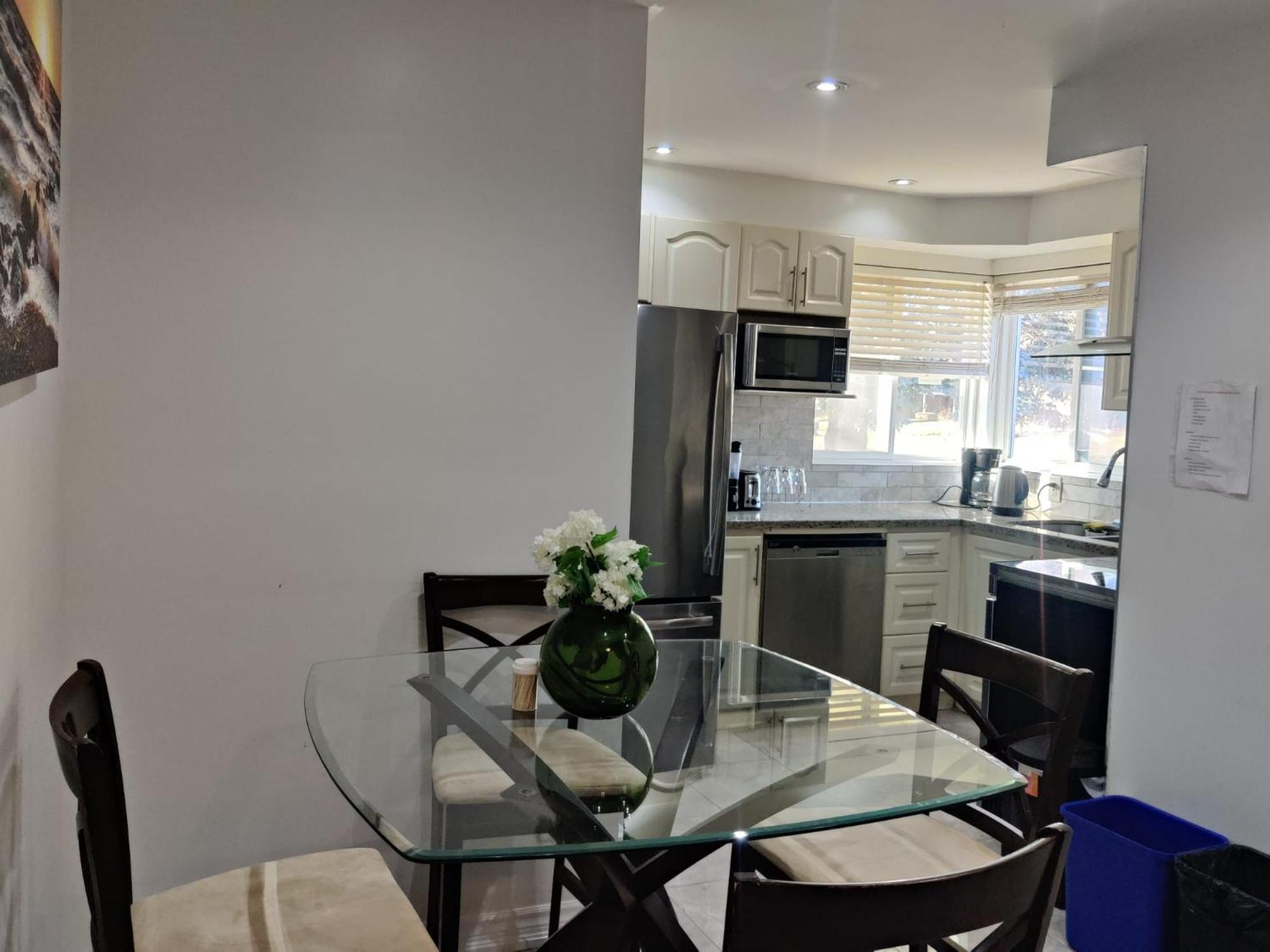Spacious Mbr Near Kennedy Subway & Go Toronto Ngoại thất bức ảnh